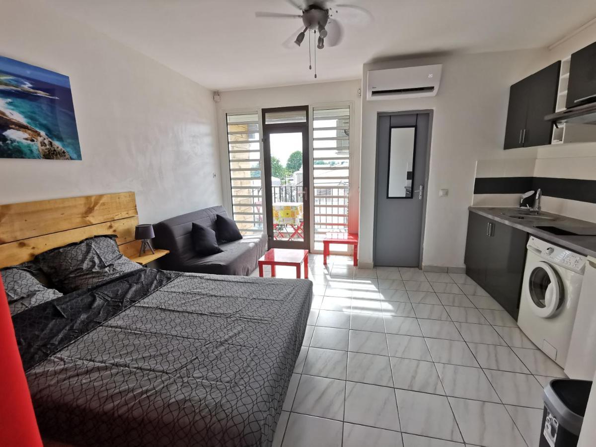 Appartement Vue Mer Et Montagne A 100M De La Plage Le Gosier  Exterior photo